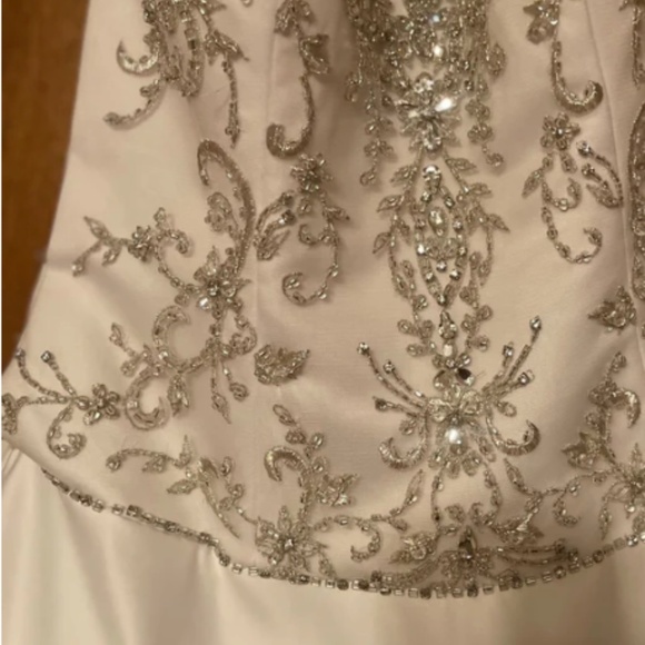 Alfred Angelo Disney Jasmine Bridal 222 Size 6 Wedding Dress White/Metallic NWT - Picture 9 of 9